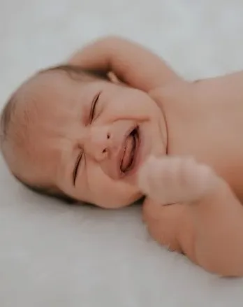 First cry — Newborn portrait by Ybrain Photography